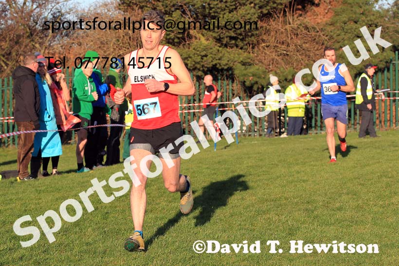 Mens Senior Masters, 2023 Birtley Cross Country Relays, County Durham. Photo: David T. Hewitson/Sports for All Pics